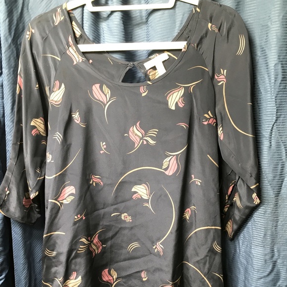 100% Silk Floral Print Top - Outstanding Design - Picture 1 of 7